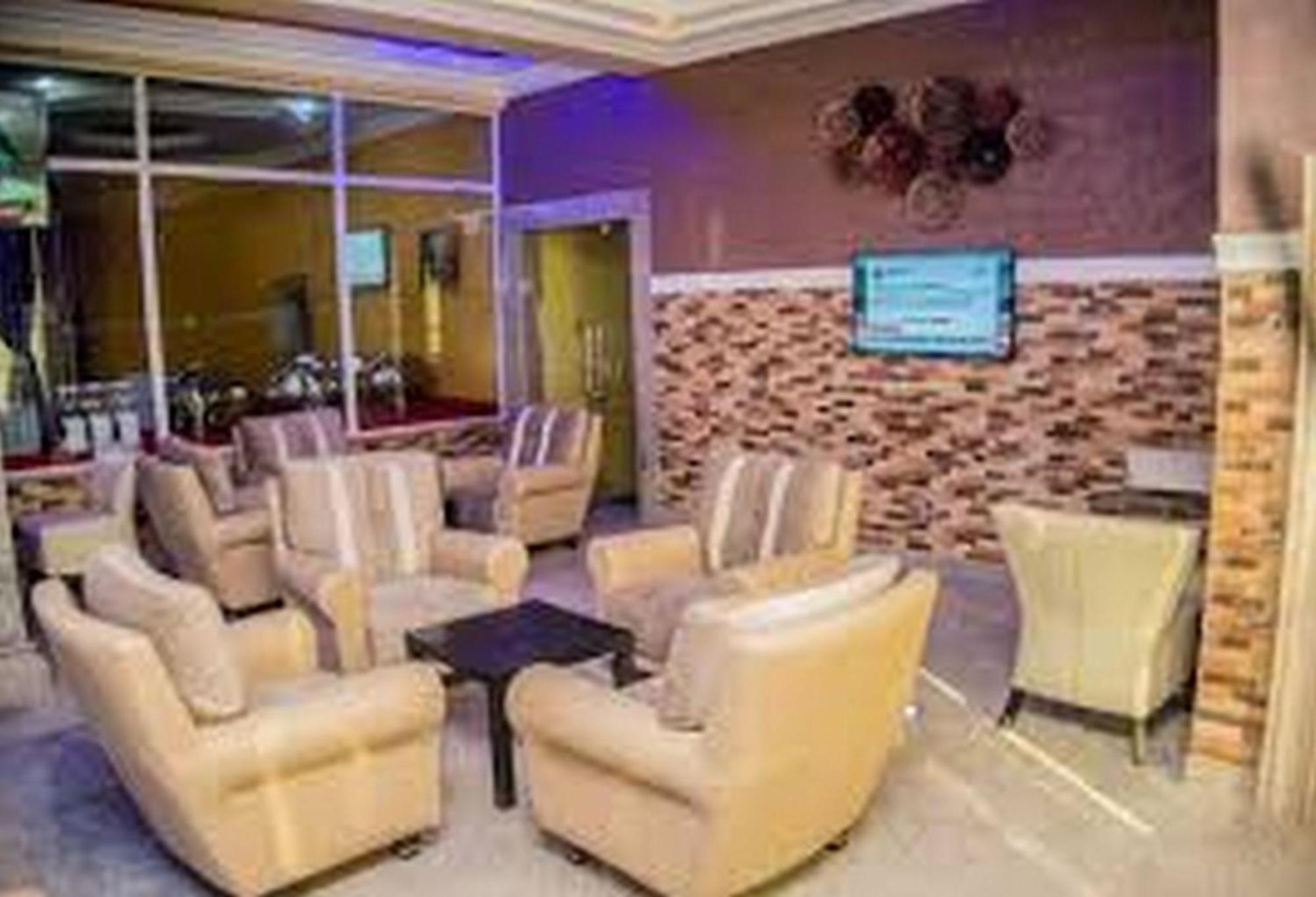 Room In Lodge - Hampton Towers Spa Asaba Ngoại thất bức ảnh
