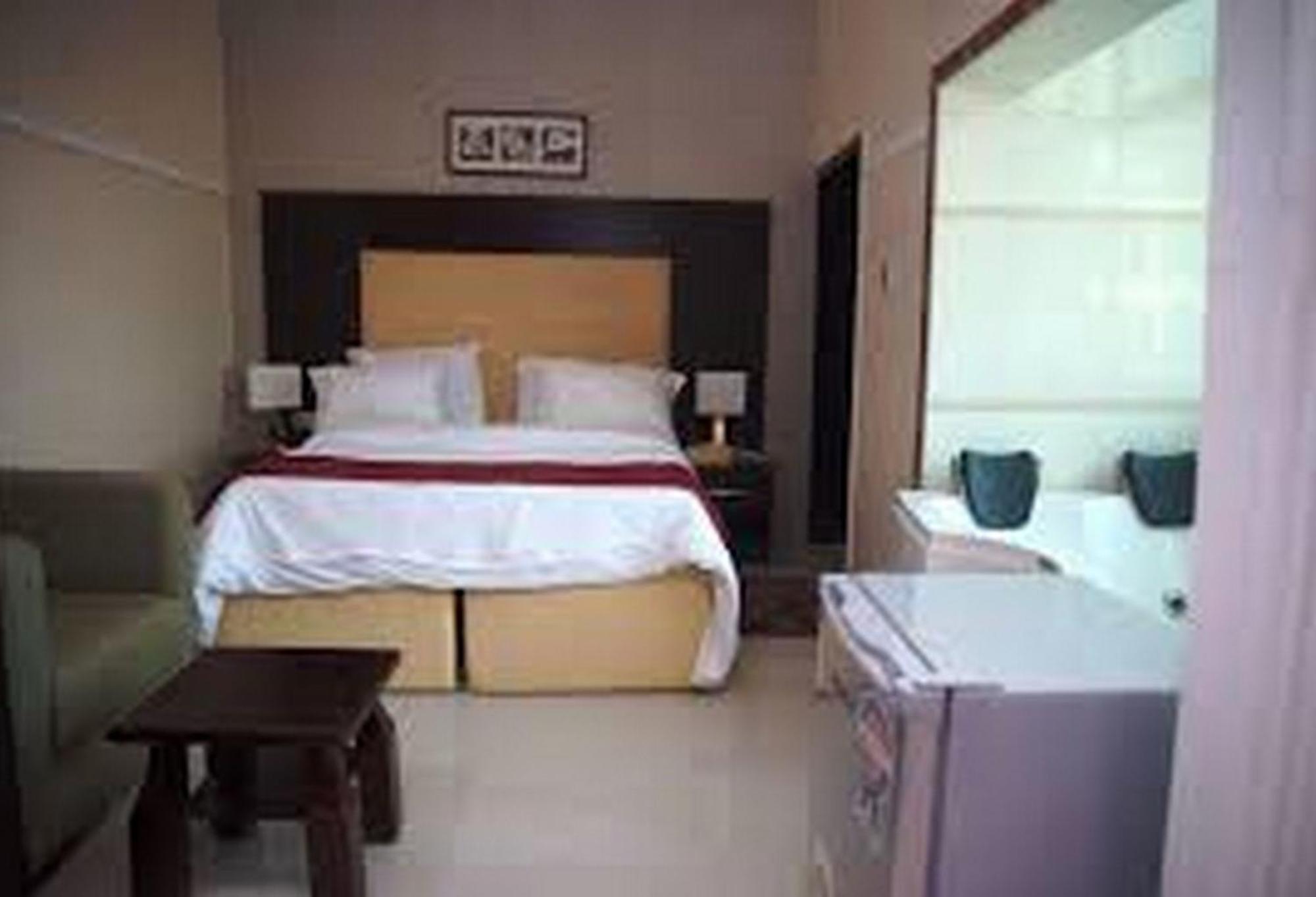 Room In Lodge - Hampton Towers Spa Asaba Ngoại thất bức ảnh