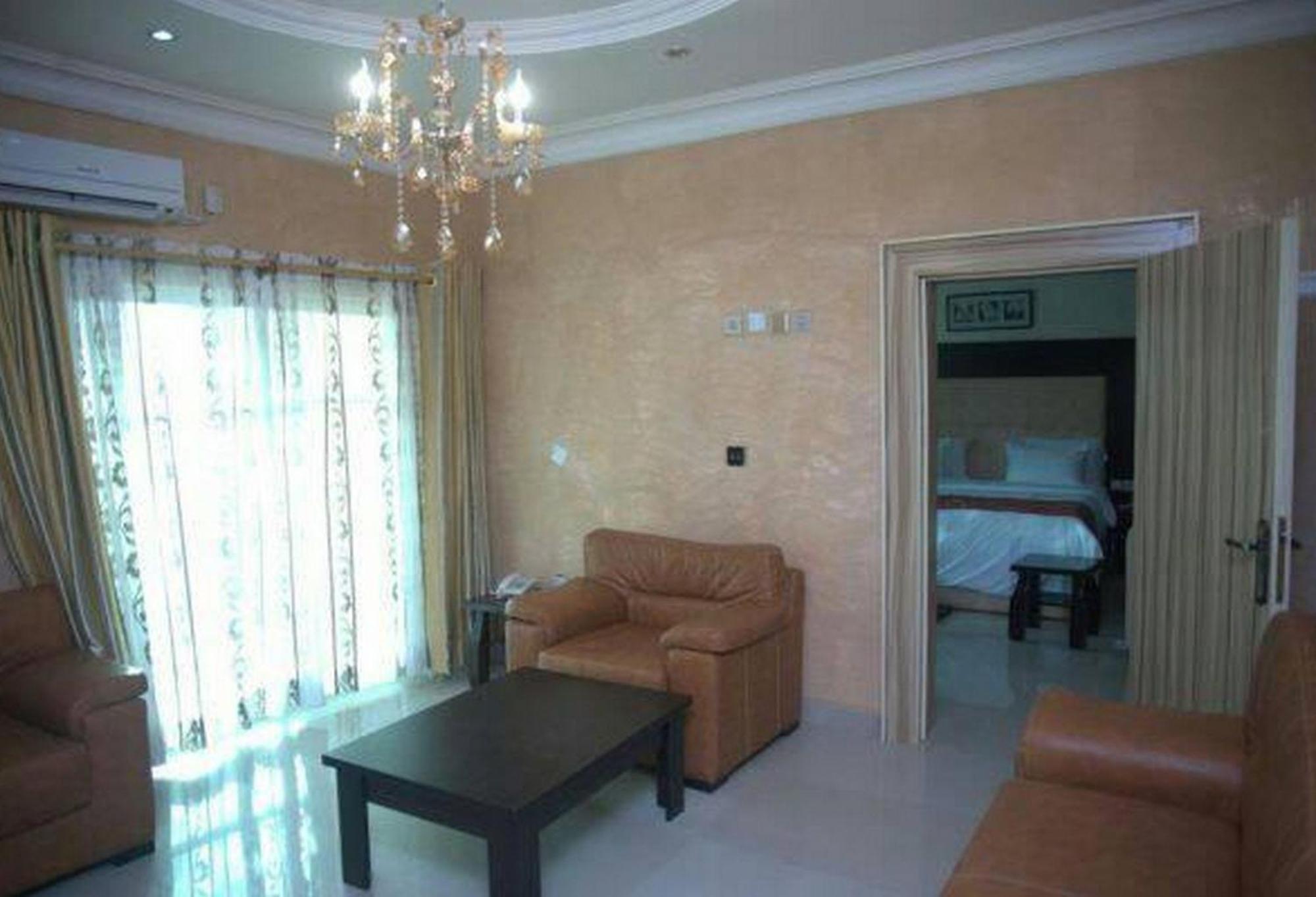 Room In Lodge - Hampton Towers Spa Asaba Ngoại thất bức ảnh